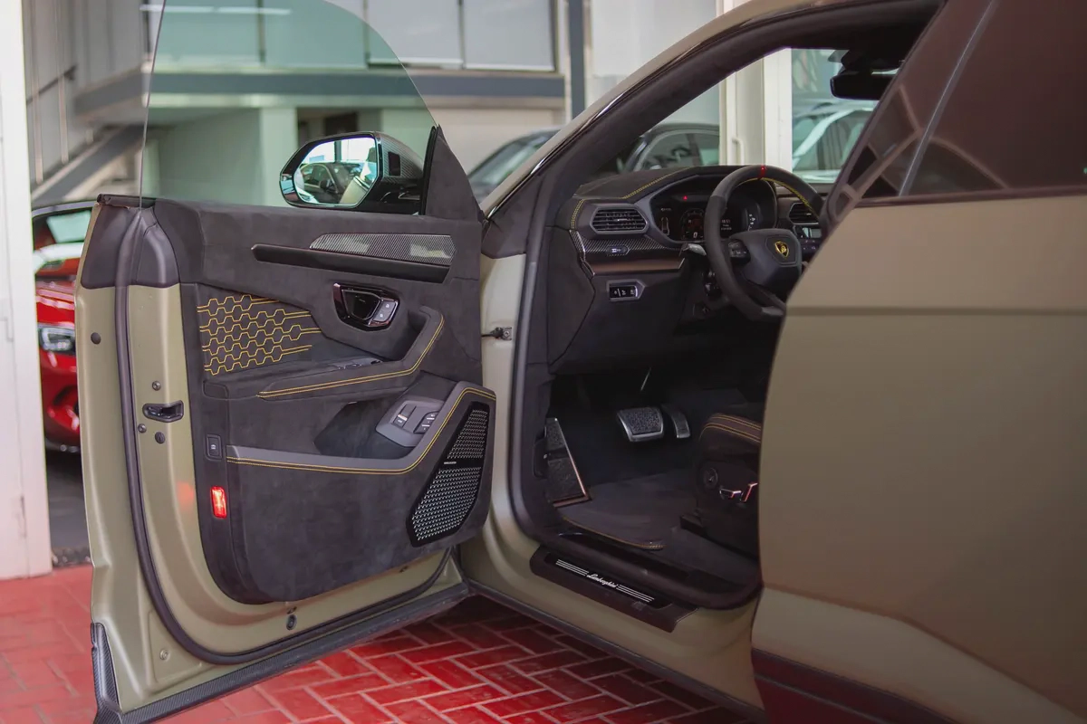 Lamborghini Urus Performante | 2024 | Full Carbon Fiber | Under Warranty-8-8