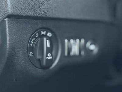2020 Dodge Charger SXT Plus - American Specs --11