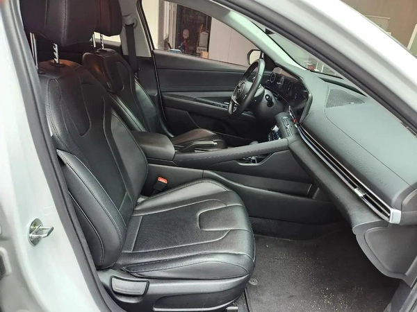 2023 Hyundai Avante - Korean Specs - Like New