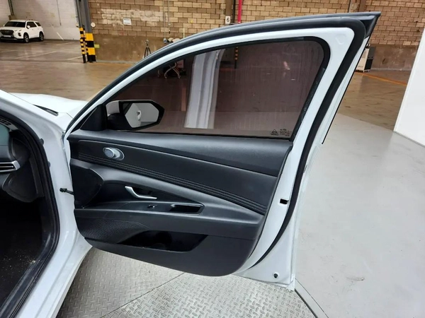 2023 Hyundai Avante - Korean Specs - Like New
