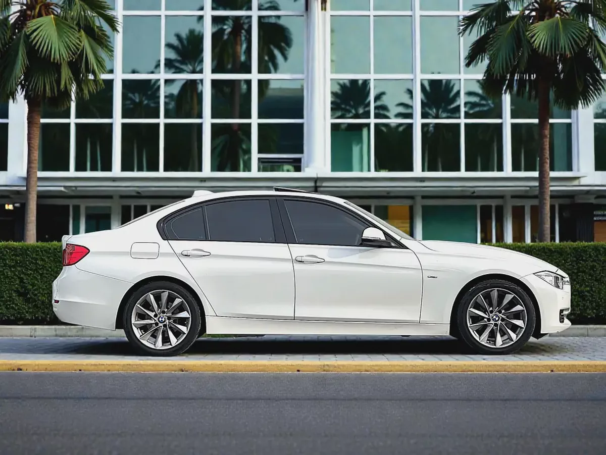 BMW | 3 SERIES |  328i Modern | ORIGINAL PAINT | FREE ACCIDENT | LOW MILEAGE-3-3