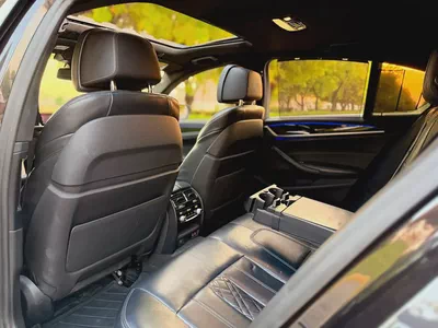 BMW 5-Series 520i 2020 - Korean Specs - Luxury Sedan-11
