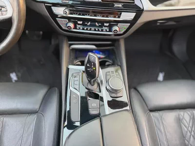 BMW 5-Series 520i 2020 - Korean Specs - Luxury Sedan-15