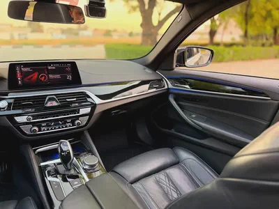 BMW 5-Series 520i 2020 - Korean Specs - Luxury Sedan-17