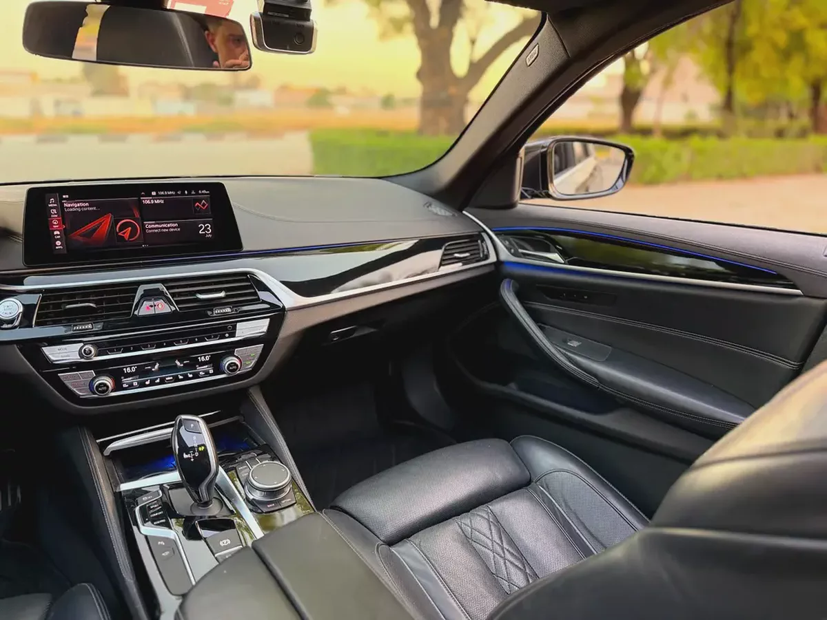 BMW 5-Series 520i 2020 - Korean Specs - Luxury Sedan-17-17