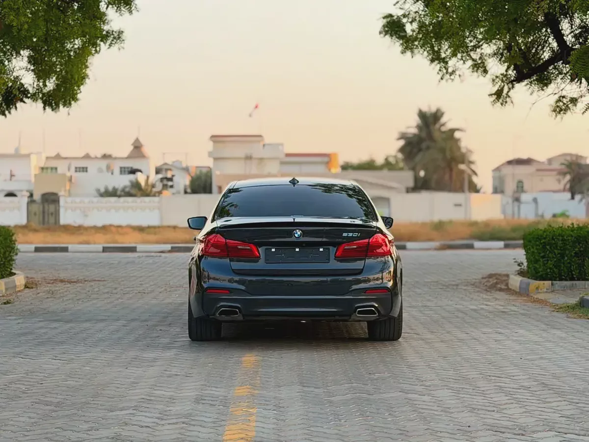 BMW 5-Series 520i 2020 - Korean Specs - Luxury Sedan-6-6