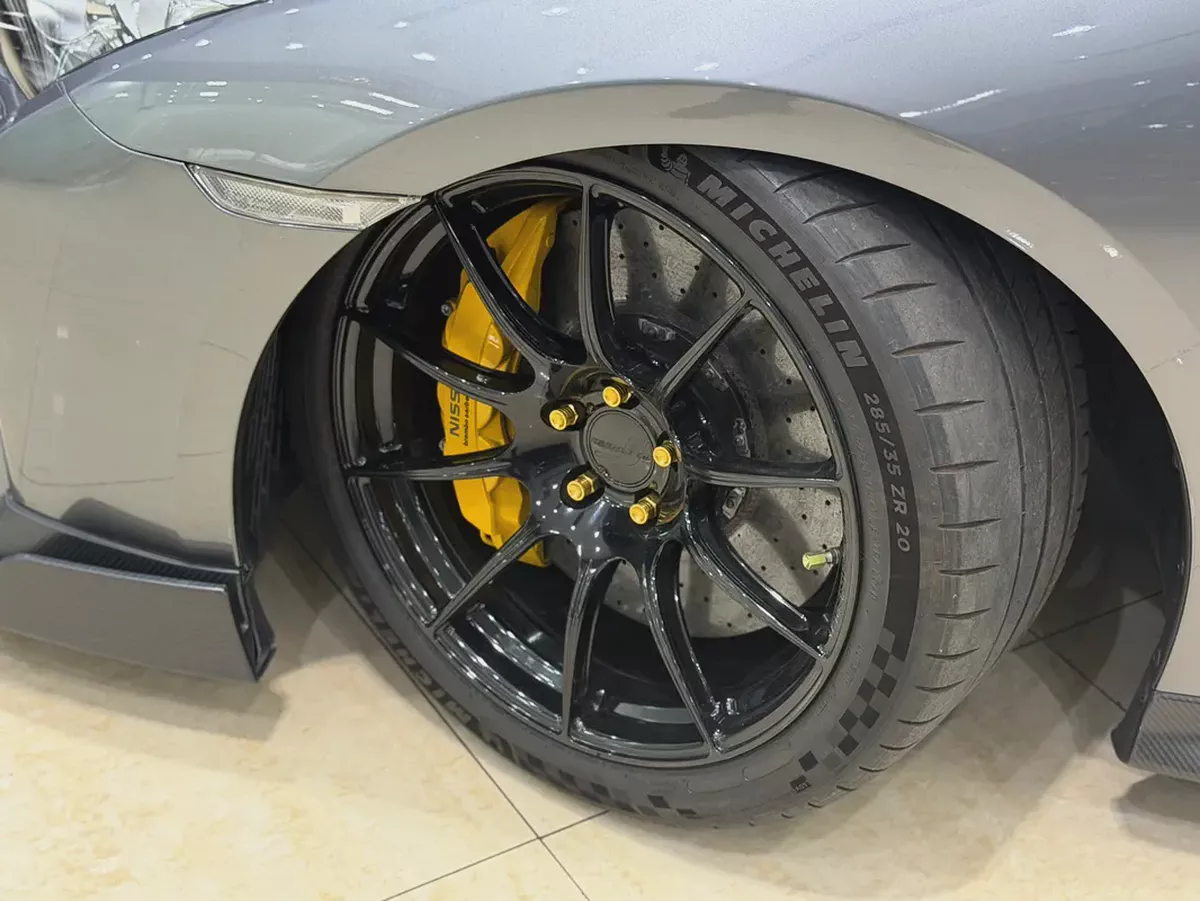 2019 Nissan GT-R Nismo | European Specs | Low Mileage l 1300 Hp-16-16
