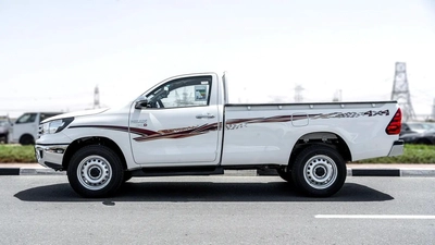 2026 Toyota Hilux SC GLX 2.8L AT Diesel (White-Red)-3