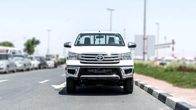 2026 Toyota Hilux SC GLX 2.8L AT Diesel (White-Red)-6