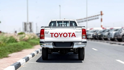 2026 Toyota Hilux SC GLX 2.8L AT Diesel (White-Red)-11