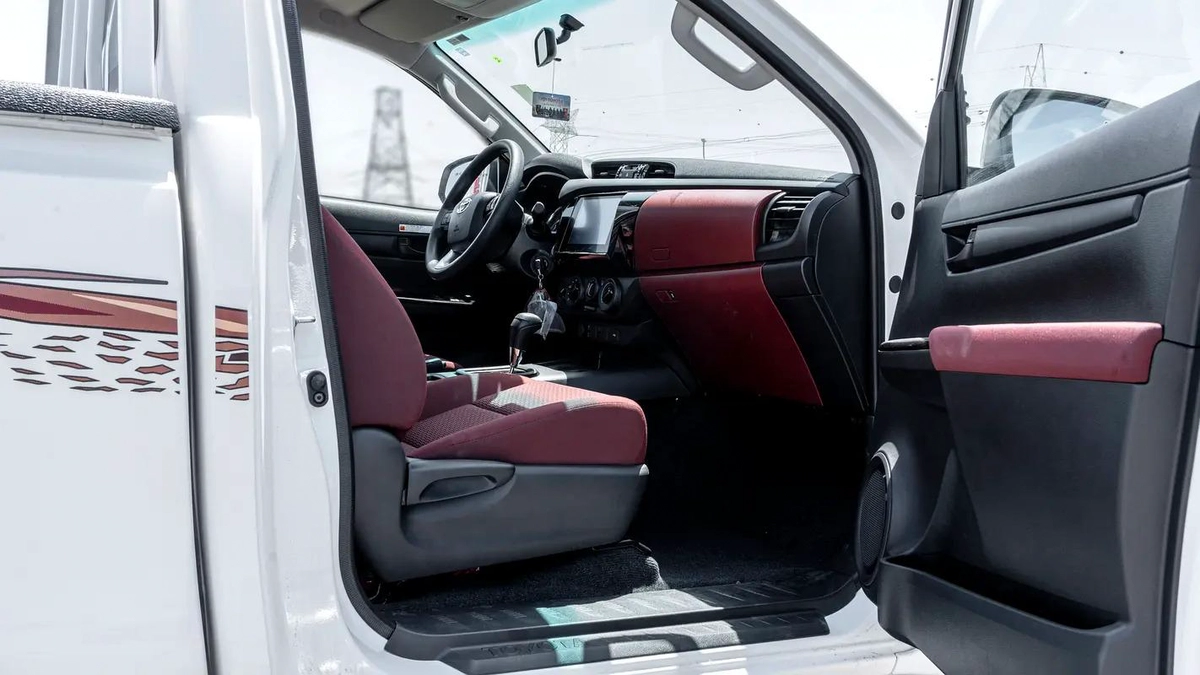 2026 Toyota Hilux SC GLX 2.8L AT Diesel (White-Red)-1-1