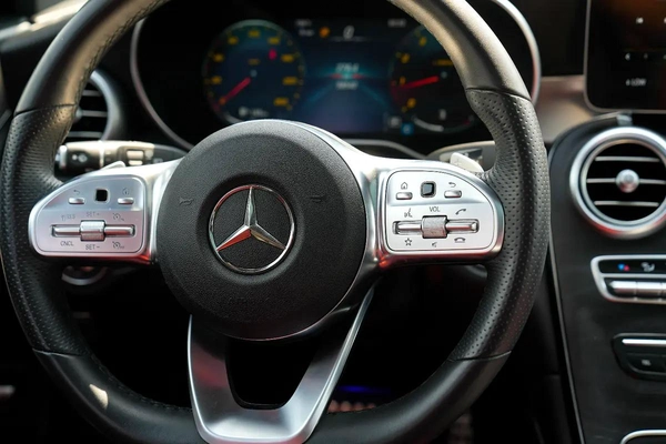 Mercedes-Benz GLC 300 4MATIC 2020 - American Specs