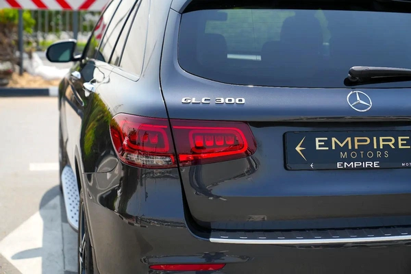 Mercedes-Benz GLC 300 4MATIC 2020 - American Specs