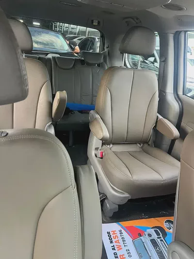 Kia Sedona Limited 2011 - American Specs-9
