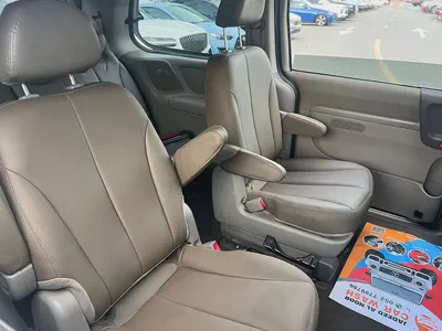 Kia Sedona Limited 2011 - American Specs-8