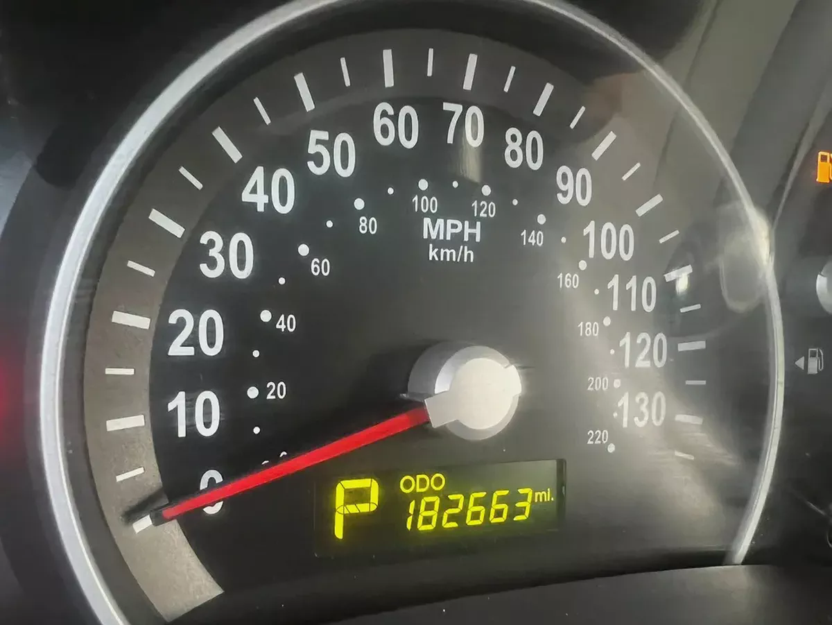 Kia Sedona Limited 2011 - American Specs-10-10