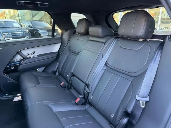 Land Rover Range Rover Sport SE P530 4.4L SPECIAL PRICE