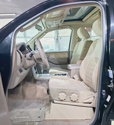 SE 4WD . GCC Specs . Excellent Condition-6