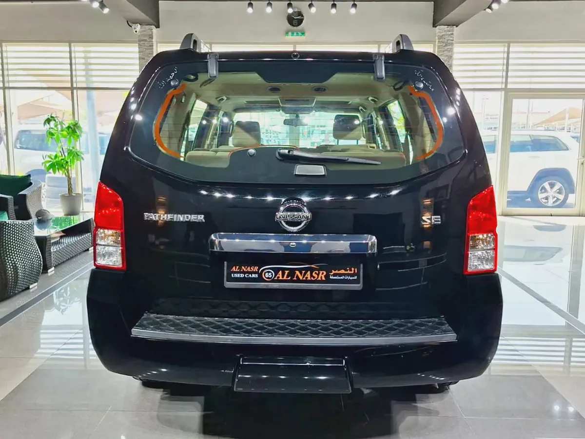 SE 4WD . GCC Specs . Excellent Condition-4-4