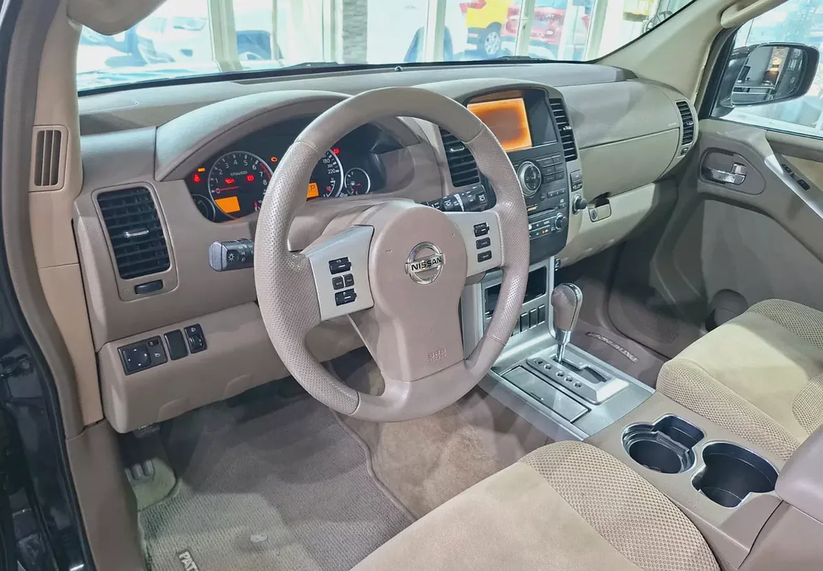 SE 4WD . GCC Specs . Excellent Condition-7-7