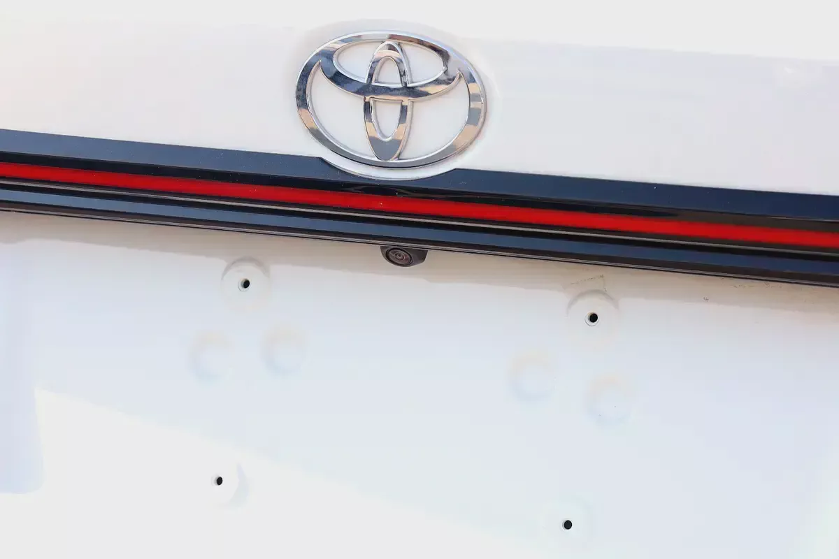 TOYOTA COROLLA 1.8 HYBRID CHINA SPECS MODEL 2026-10-10