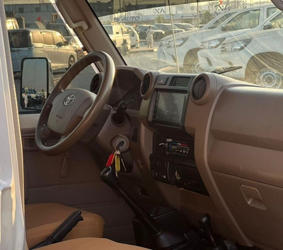 Toyota Land Cruiser Pick Up 2018 Toyota Land Cruiser Pick up - Single Cabin - 4.0L V6 - AWD 4x4 - Patrol Manual - Fully Maintain-14