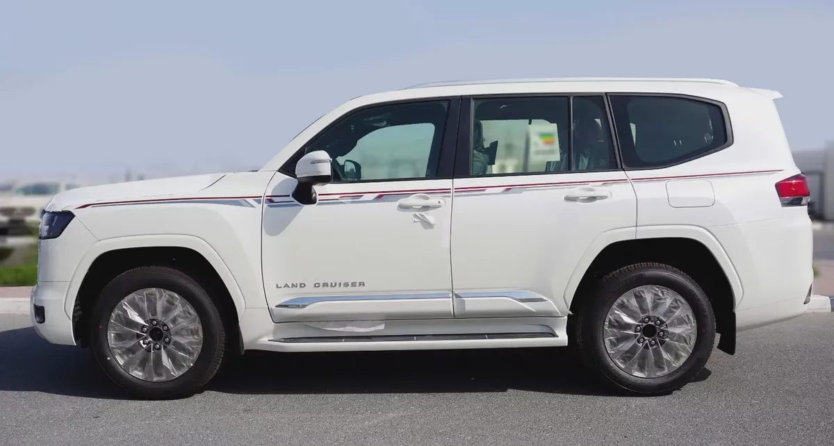 Toyota Land Cruiser 2026 GXR 4.0 GCC Specs With Radar-3-3