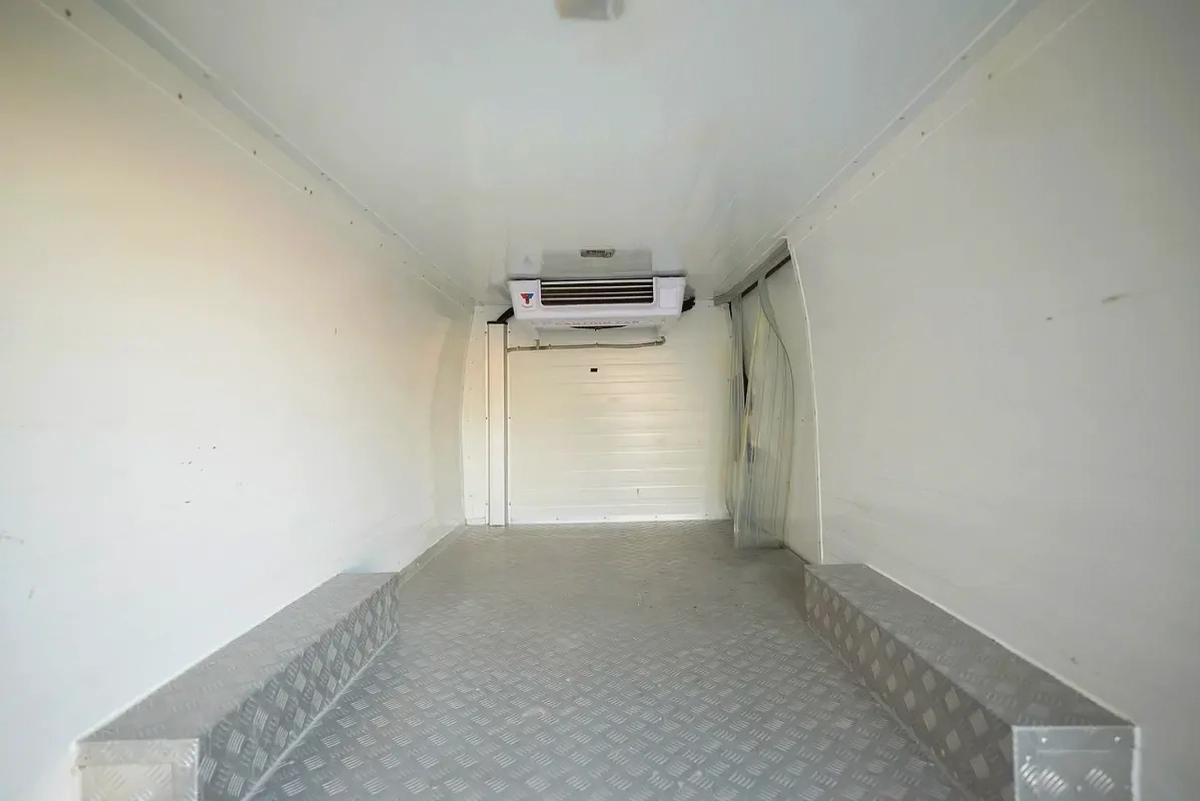 Urvan | Manual | Standard Roof Chiller Van | GCC Specs | Ref#N34539-6-6