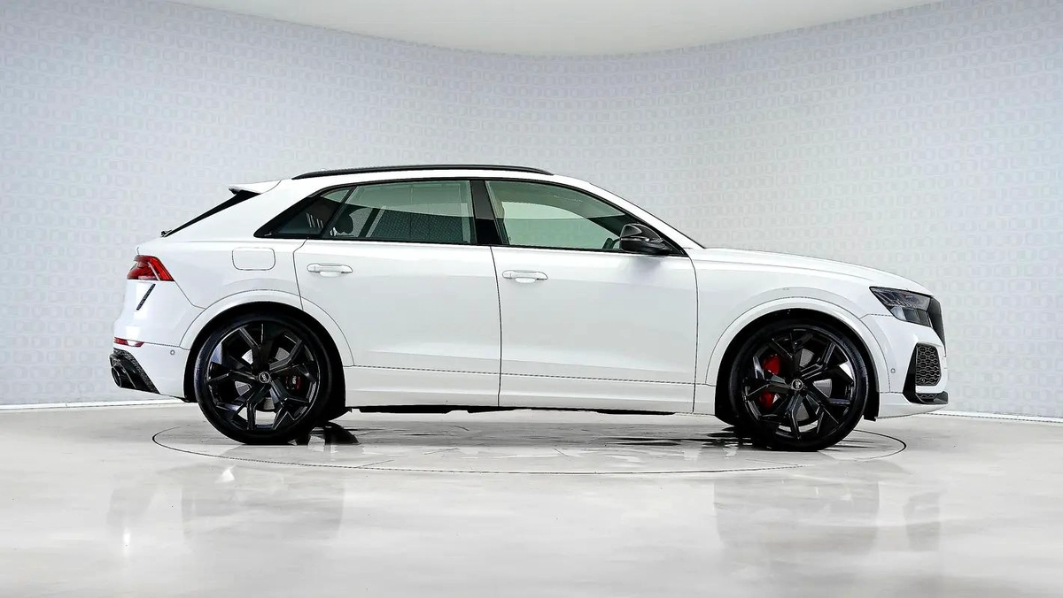 Audi RS Q8 4.0 TFSI quattro-2-2