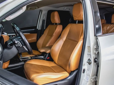 2019 ll Toyota fortuner ll VXR - V6 ll Gcc ll Full Option ll Single Owner-8