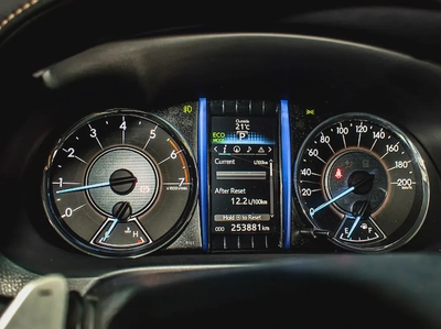 2019 ll Toyota fortuner ll VXR - V6 ll Gcc ll Full Option ll Single Owner-11