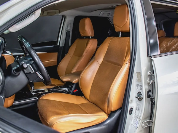 2019 ll Toyota fortuner ll VXR - V6 ll Gcc ll Full Option ll Single Owner