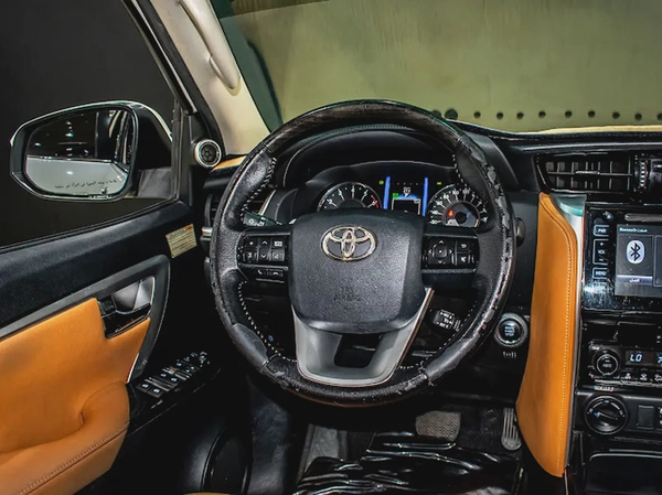 2019 ll Toyota fortuner ll VXR - V6 ll Gcc ll Full Option ll Single Owner