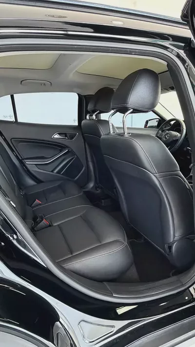 Mercedes-Benz GLA 220 2018 | Korean Specs | Excellent Condition-12