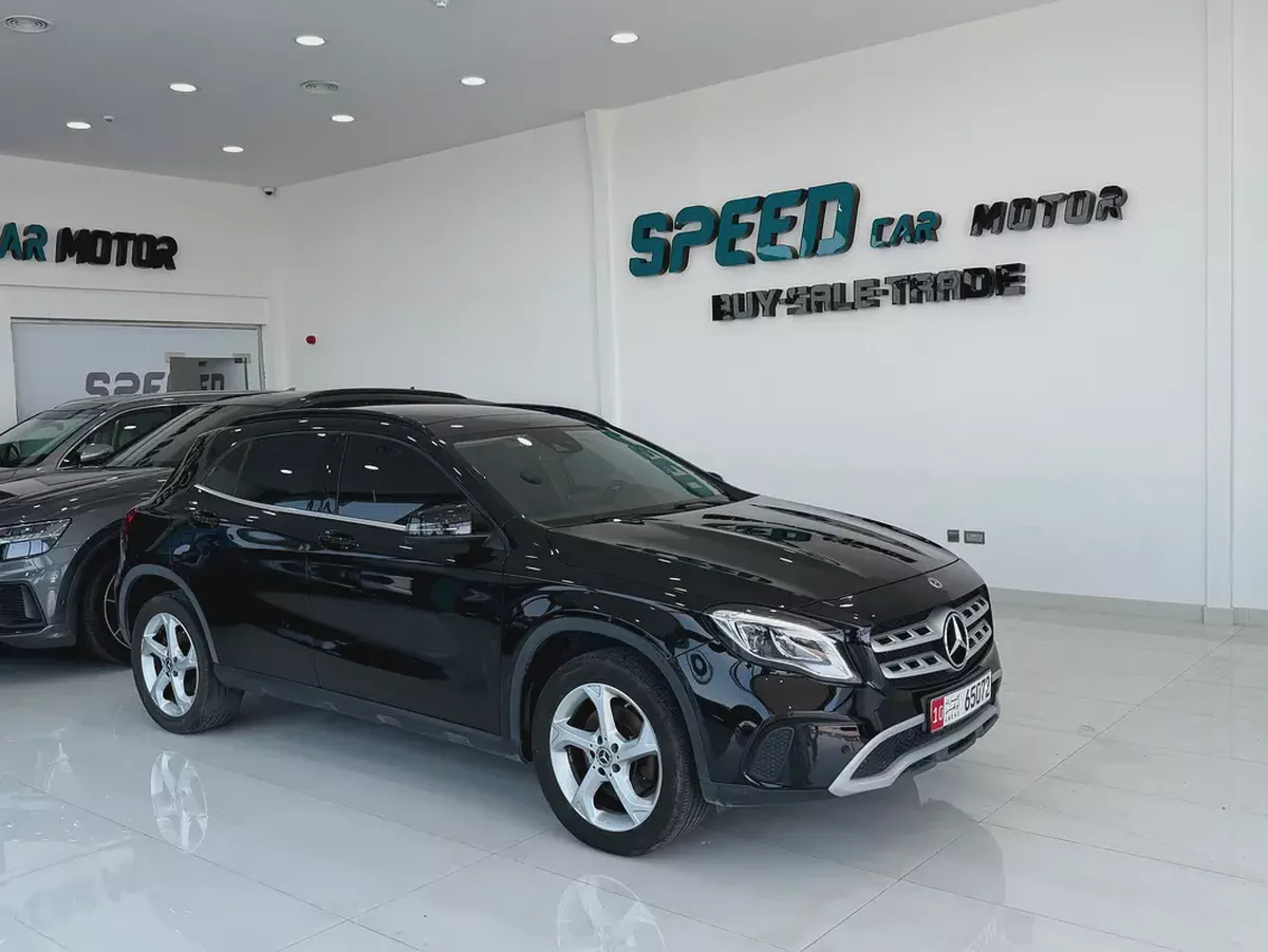Mercedes-Benz GLA 220 2018 | Korean Specs | Excellent Condition-2-2