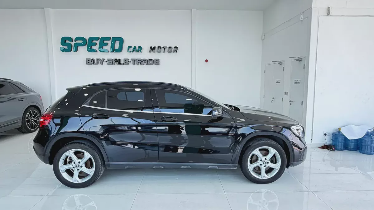 Mercedes-Benz GLA 220 2018 | Korean Specs | Excellent Condition-7-7