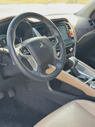 Mitsubishi Montero Sport Signature GLX 2023 GCC Specs-8
