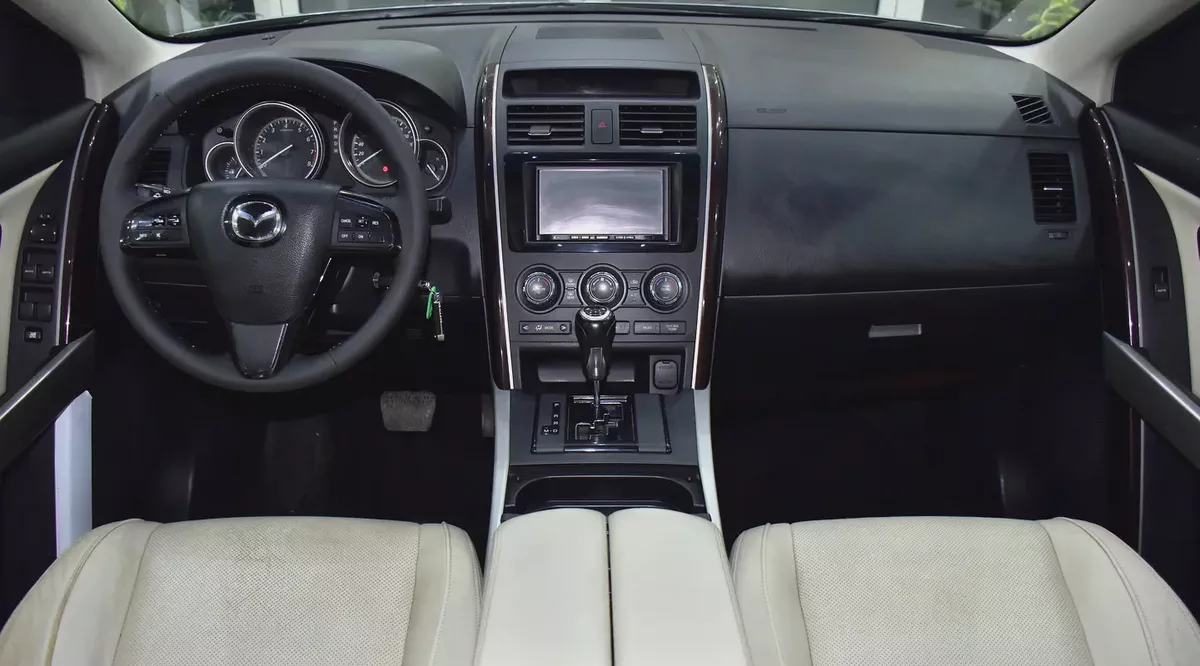 EXCELLENT DEAL for our Mazda CX-9 AWD ( 2014 Model ) in Silver Color GCC Specs-9-9