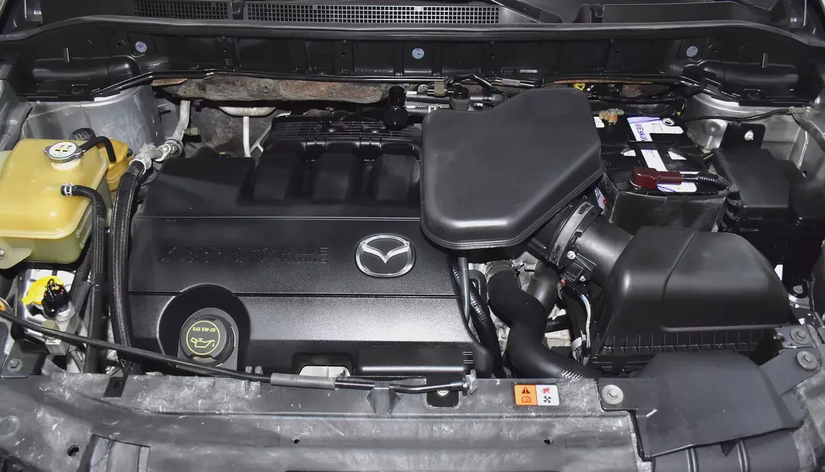 EXCELLENT DEAL for our Mazda CX-9 AWD ( 2014 Model ) in Silver Color GCC Specs-17-17
