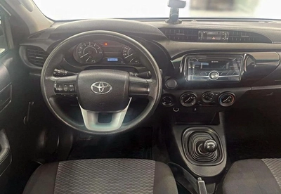 Toyota Hilux GL 2.7L-4CYL EXCELLENT CONDITION - 4WD MANUAL GEAR-2