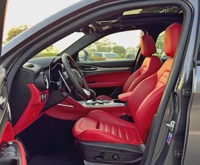 2022 Alfa Romeo Stelvio Veloce Q4, GCC Specifications-8