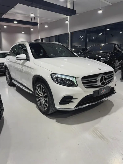 Mercedes-Benz GLC 250 4MATIC | 2018 | GCC | Full Option | Full service History | Monthly: 2,800 AED-4