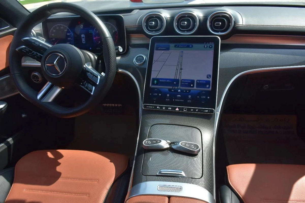 C300 LUXURY LOADED 2023 | SILVER-2-2