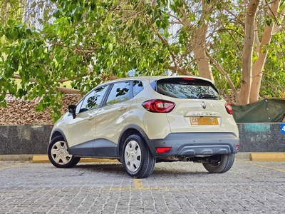 2019 Renault Captur LE | GCC Specs | Compact SUV-9