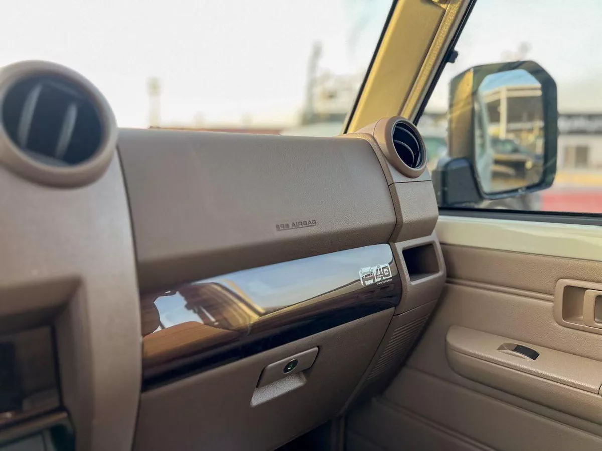 Toyota Land Cruiser Pick Up EXPORT ONLY - LC 79 2.8L Double Cabin M/T-12-0