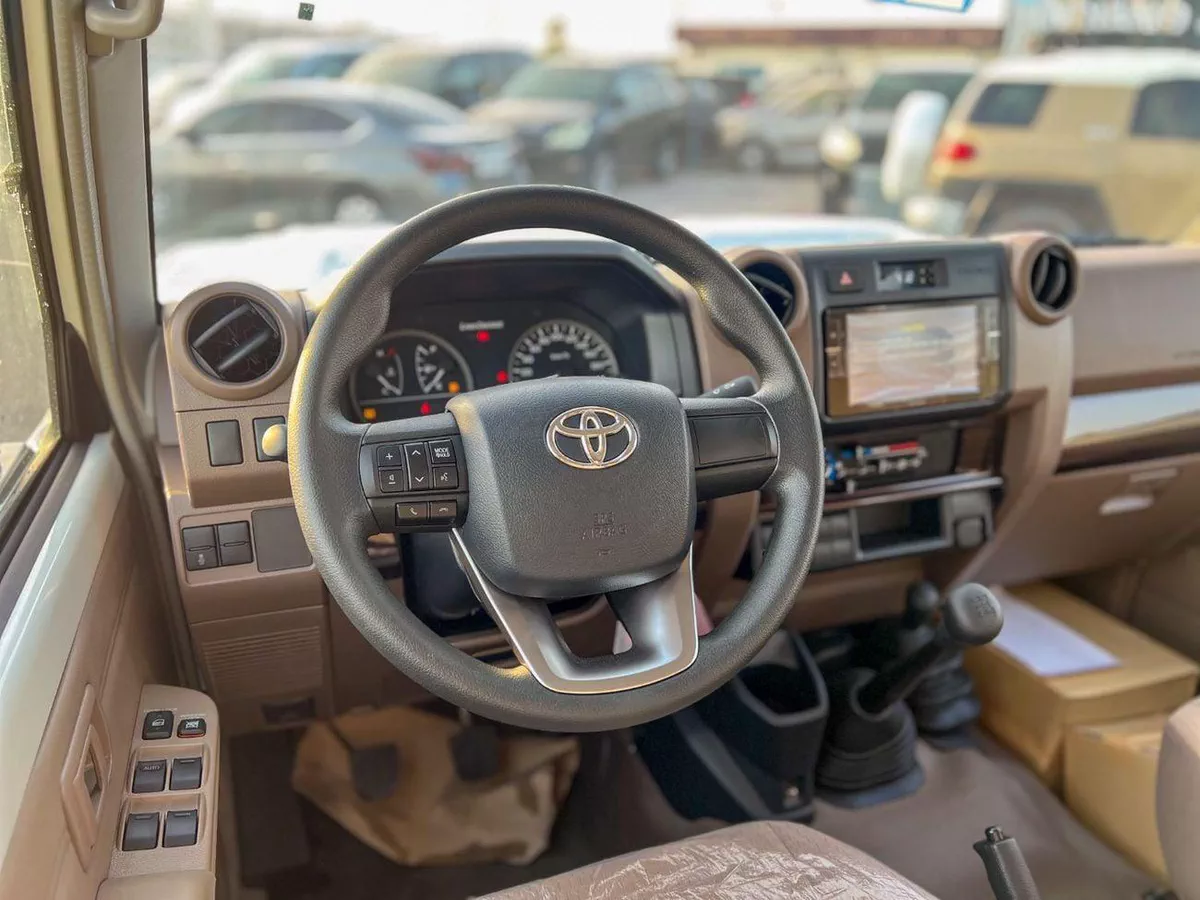 Toyota Land Cruiser Pick Up EXPORT ONLY - LC 79 2.8L Double Cabin M/T-15-0