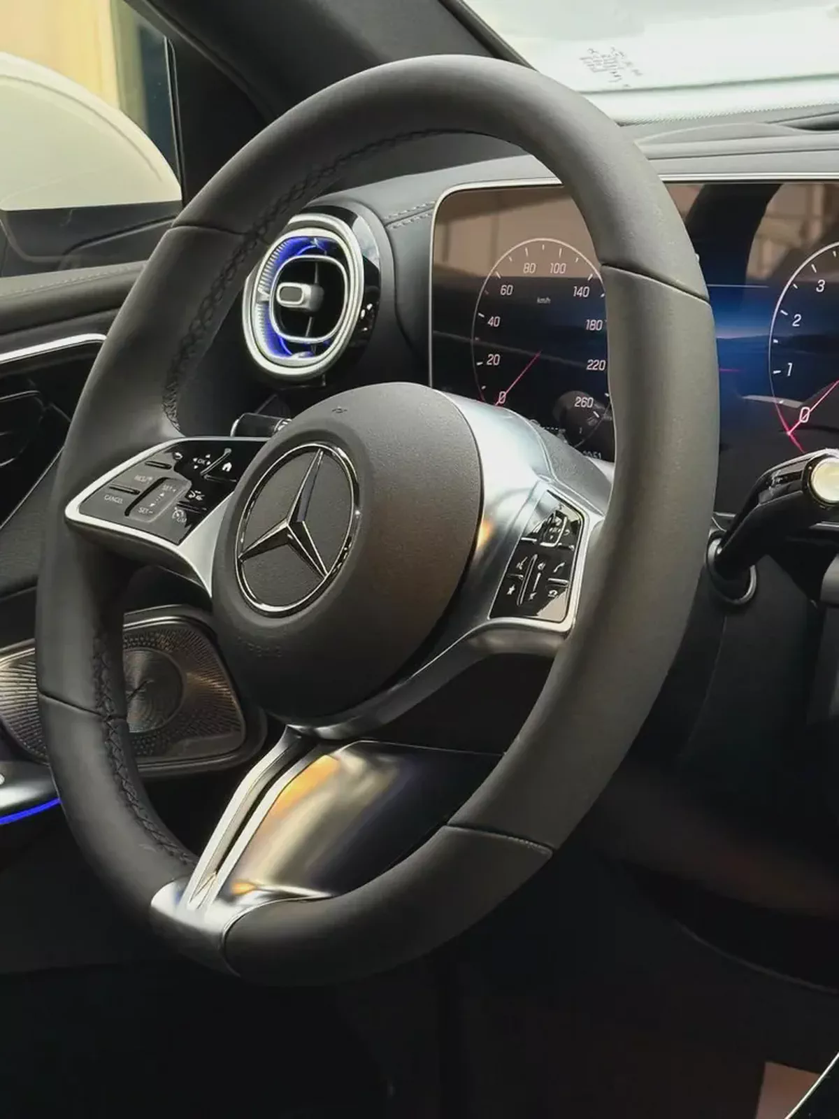 Mercedes GLC300 model 2025 import from Korea مرسيدس جي ال سي ٣٠٠ موديل ٢٠٢٥ وارد كوريا-8-8
