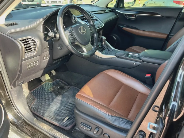 LEXUS NX300h