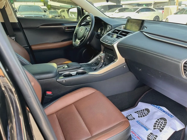 LEXUS NX300h