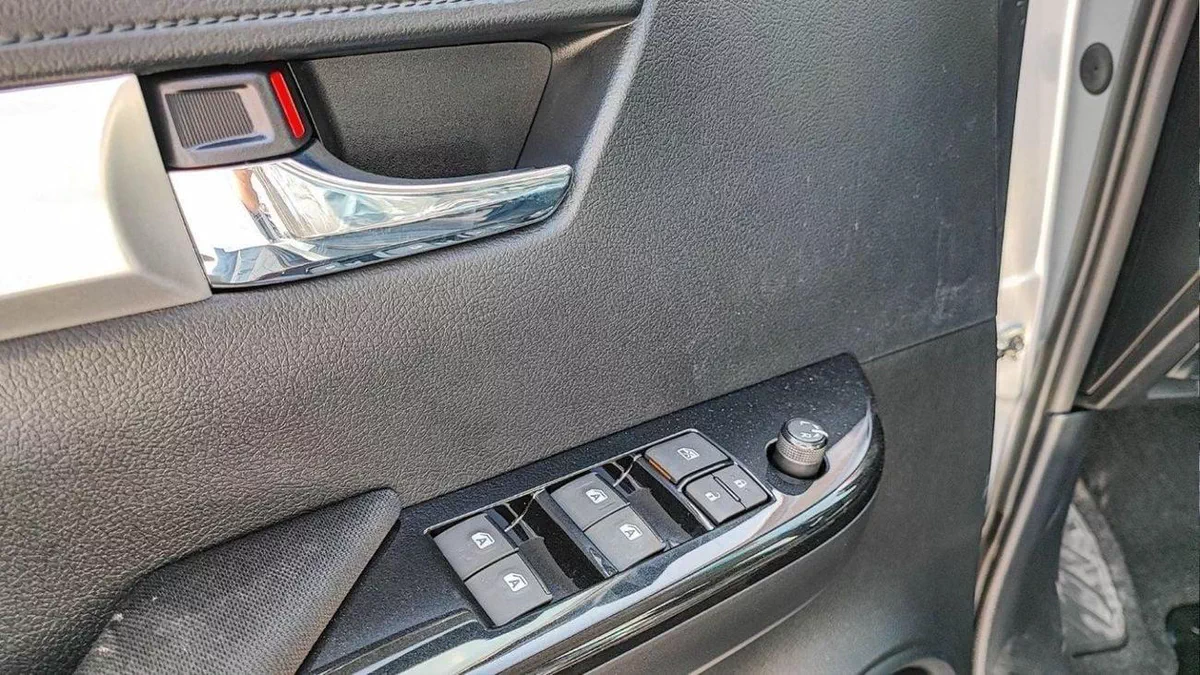 Toyota Hilux SGLX HILUX 2.4L FOLL OPTION DIESEL-11-0